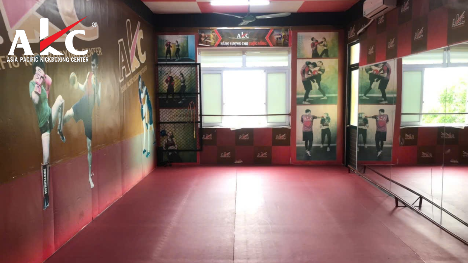 kickfit văn phòng